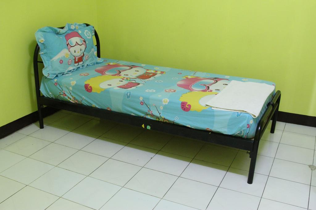 New C.H. Guest House Bangkok Esterno foto