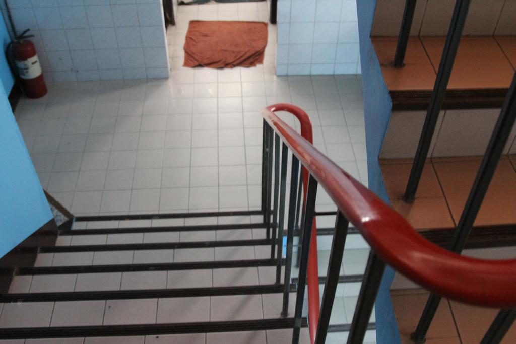 New C.H. Guest House Bangkok Esterno foto
