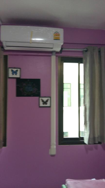 New C.H. Guest House Bangkok Esterno foto