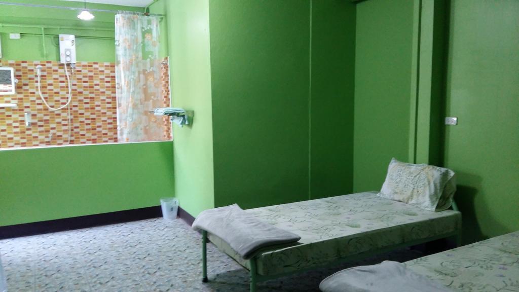 New C.H. Guest House Bangkok Camera foto